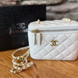 Chanel GWP white quilted vanity